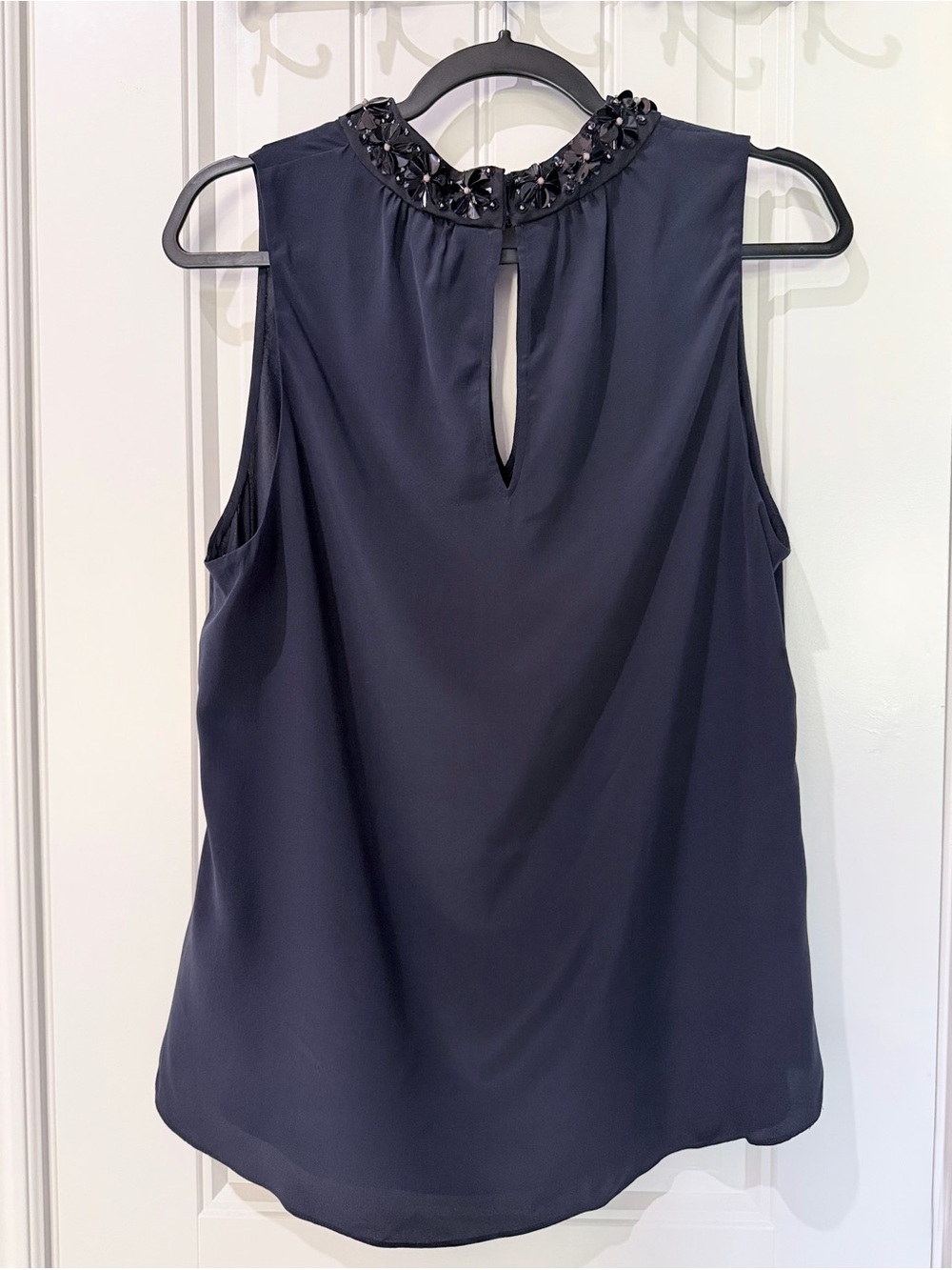 Rebecca Taylor 100% Silk Sequin Floral Neckline Tank - Picture 3 of 5